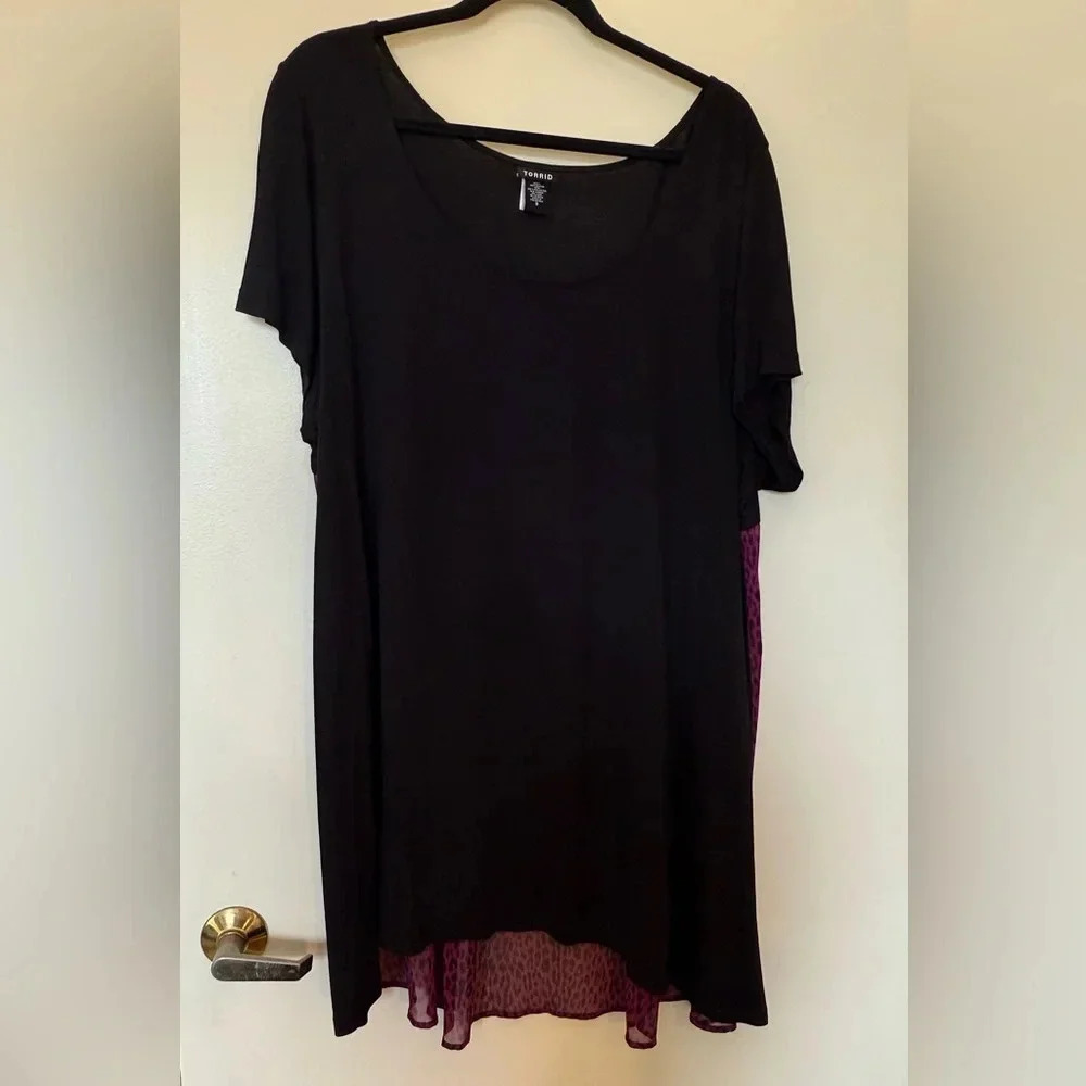 NWOT Torrid Short Sleeve Black Tee with Purple & Black Sheer Back Size 3